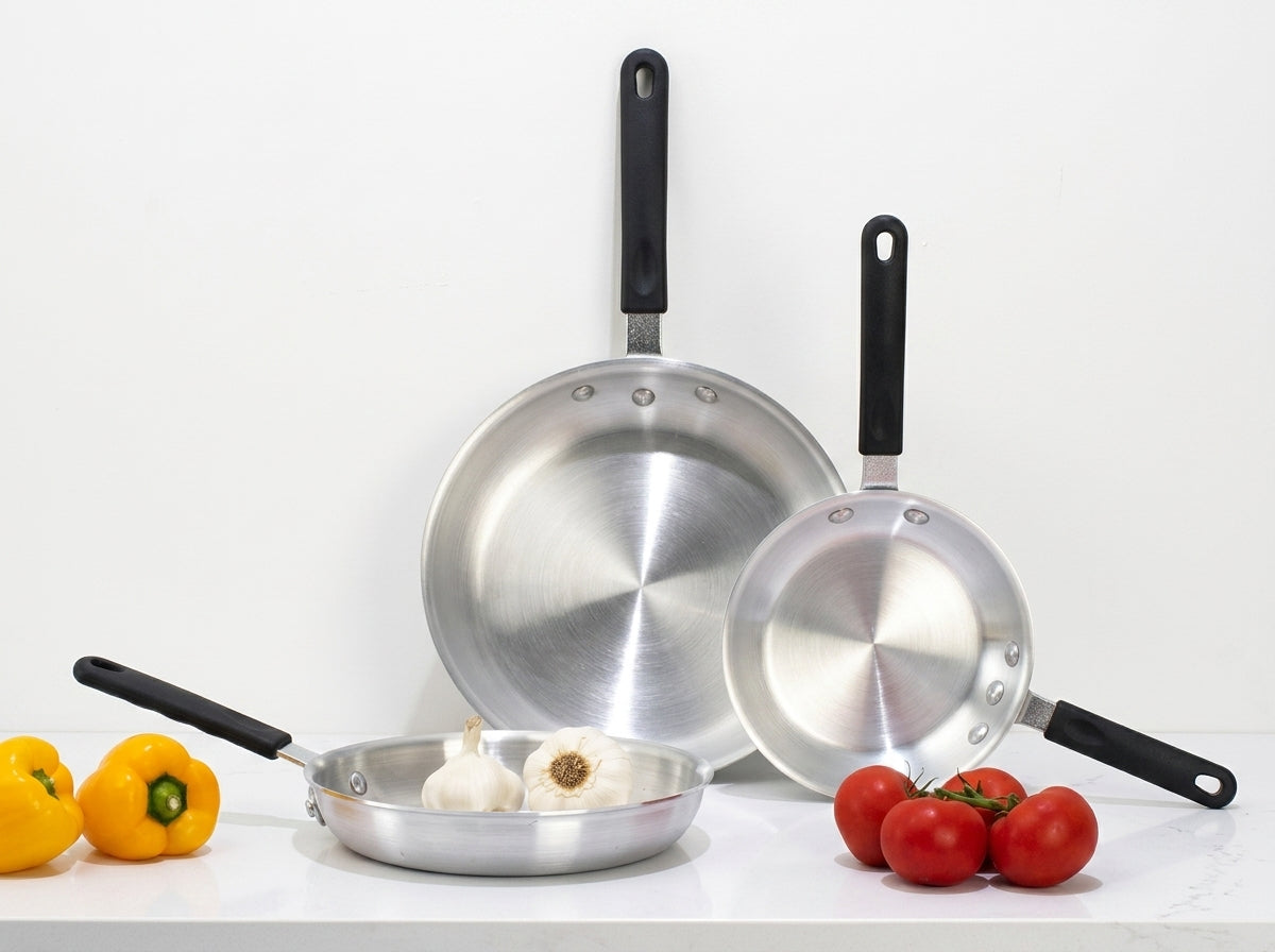 14-Inch Aluminum Frying Pan with Silicone Handle – 3004 Aluminum