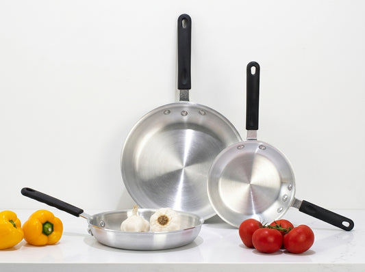14-Inch Aluminum Frying Pan with Silicone Handle – 3004 Aluminum